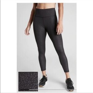 Athleta Ultimate Pocket Stash Black 7/8 Legging